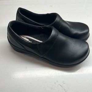 Klogs Footwear Mission - Black Smooth Clog Shoes Womens Size 8